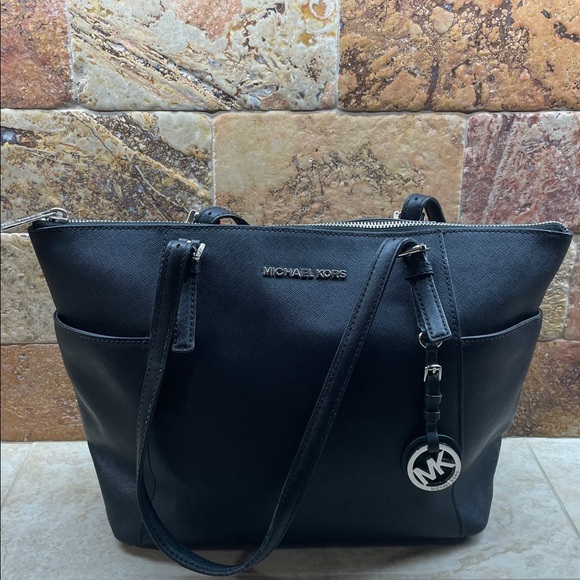 Michael Kors Jet Set Travel Large Black Saffiano Leather Tote Bag Purse - Picture 7 of 16